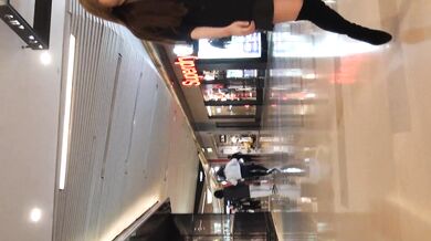 大型商务中心一路跟踪抄底多位极品高跟美少妇⭐你没见过的各种骚丁完美呈现2 (4)