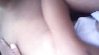 【某某门事件】第171弹 真实印度暴力强奸一群青年在摩托车行乱奸少女，挣扎反抗无力嘶吼！